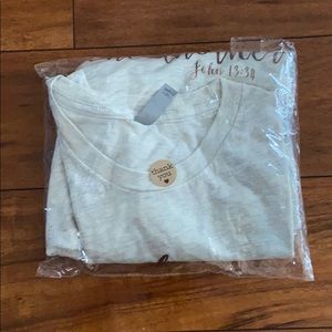 Brand new graphic tee!!